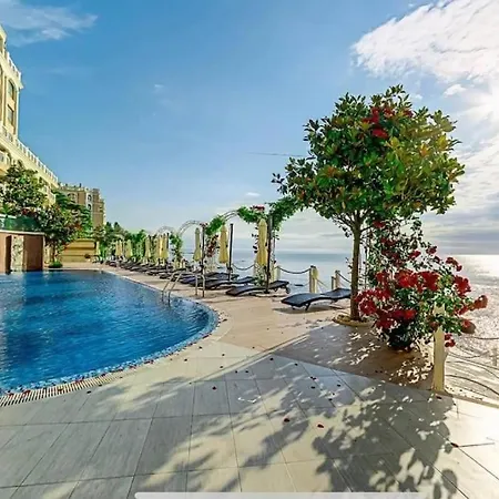 La View 2br By The Sea Ev Charger & Free Parking And Pool Apartment Warna