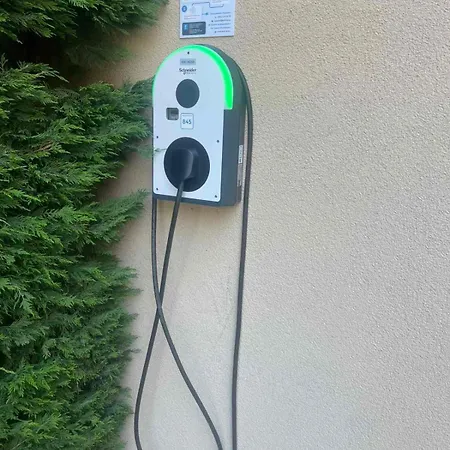 Apartment La View 2br By The Sea Ev Charger & Free Parking And Pool Warna