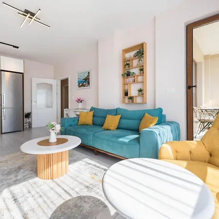 Apartment La View 2br By The Sea Ev Charger & Free Parking And Pool
