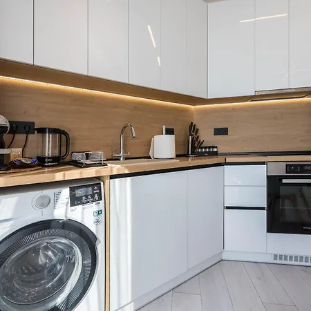 Apartment La View 2br By The Sea Ev Charger & Free Parking And Pool