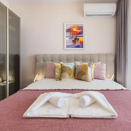 Apartment La View 2br By The Sea Ev Charger & Free Parking And Pool
