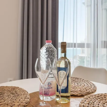 La View 2br By The Sea Ev Charger & Free Parking And Pool * Warna